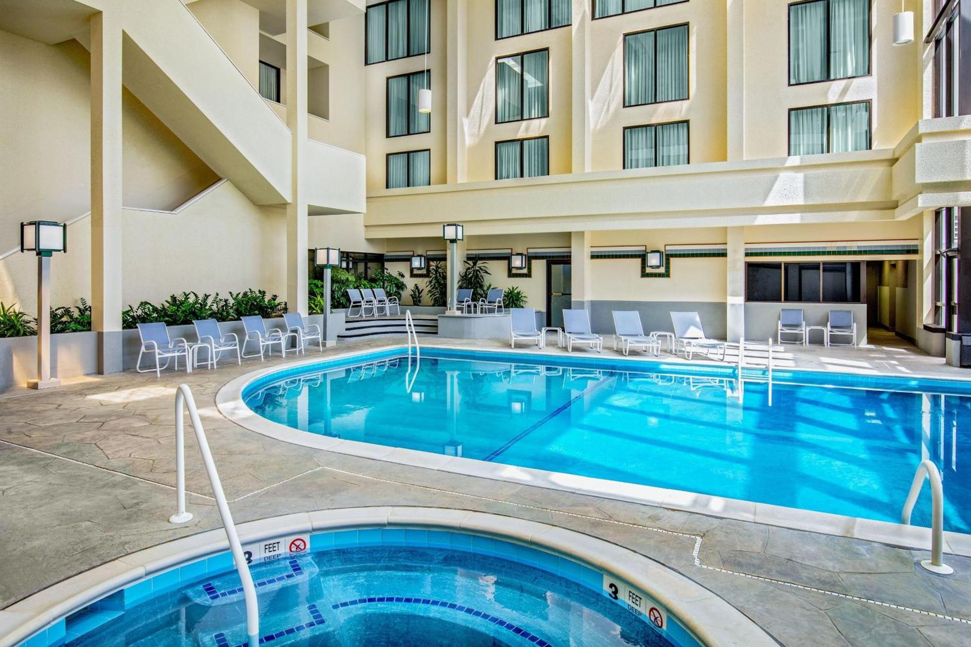 Marriott Park Ridge Hotel Exterior photo